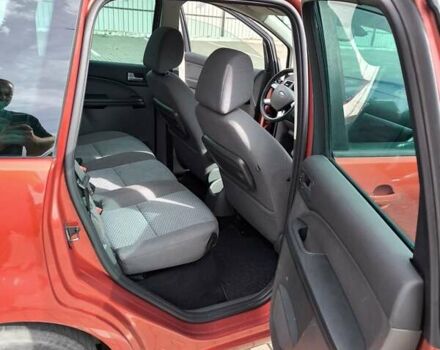 Красный Форд Focus C-Max, объемом двигателя 1.8 л и пробегом 218 тыс. км за 4000 $, фото 11 на Automoto.ua
