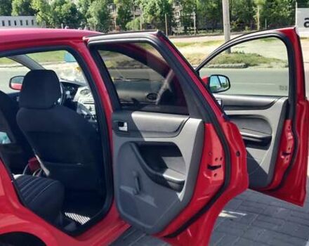 Красный Форд Focus C-Max, объемом двигателя 1.6 л и пробегом 216 тыс. км за 7720 $, фото 14 на Automoto.ua