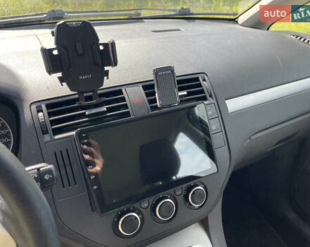 Серый Форд Focus C-Max, объемом двигателя 1.8 л и пробегом 280 тыс. км за 4300 $, фото 6 на Automoto.ua