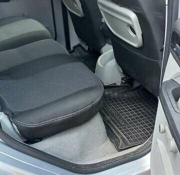 Серый Форд Focus C-Max, объемом двигателя 1.6 л и пробегом 172 тыс. км за 4888 $, фото 12 на Automoto.ua