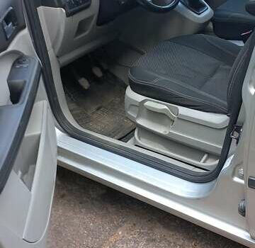 Серый Форд Focus C-Max, объемом двигателя 1.6 л и пробегом 172 тыс. км за 4888 $, фото 11 на Automoto.ua