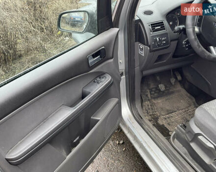 Серый Форд Focus C-Max, объемом двигателя 1.6 л и пробегом 150 тыс. км за 1550 $, фото 5 на Automoto.ua