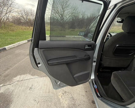 Серый Форд Focus C-Max, объемом двигателя 1.8 л и пробегом 118 тыс. км за 4800 $, фото 30 на Automoto.ua