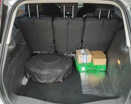 Сірий Форд Focus C-Max, об'ємом двигуна 1.6 л та пробігом 328 тис. км за 3900 $, фото 12 на Automoto.ua