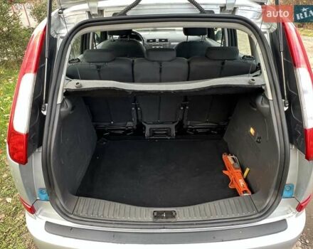 Сірий Форд Focus C-Max, об'ємом двигуна 1.6 л та пробігом 256 тис. км за 5000 $, фото 2 на Automoto.ua