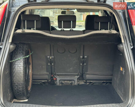 Сірий Форд Focus C-Max, об'ємом двигуна 1.6 л та пробігом 300 тис. км за 3550 $, фото 8 на Automoto.ua