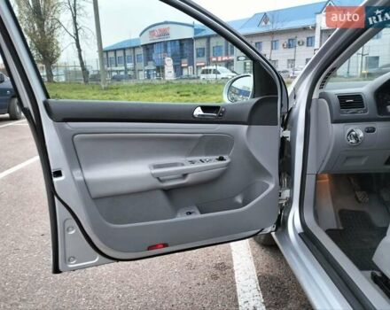 Серый Форд Focus C-Max, объемом двигателя 1.6 л и пробегом 168 тыс. км за 5800 $, фото 6 на Automoto.ua