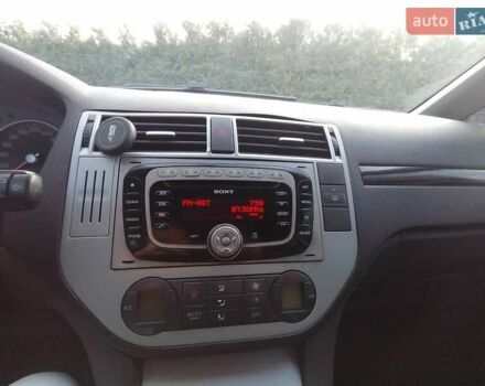 Серый Форд Focus C-Max, объемом двигателя 1.8 л и пробегом 200 тыс. км за 5400 $, фото 1 на Automoto.ua