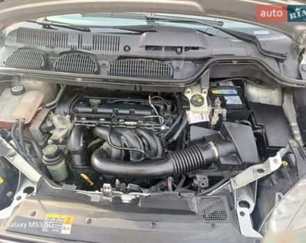 Серый Форд Focus C-Max, объемом двигателя 1.6 л и пробегом 205 тыс. км за 4300 $, фото 6 на Automoto.ua