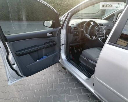 Серый Форд Focus C-Max, объемом двигателя 1.8 л и пробегом 200 тыс. км за 5400 $, фото 6 на Automoto.ua