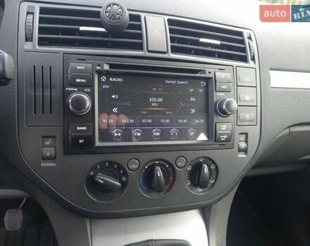 Форд Focus C-Max 2005 в Черкассах на Automoto.ua Синий Форд Focus C-Max, объемом двигателя 0 л и пробегом 177 тыс. км за 5150 $, фото 23 на Automoto.ua