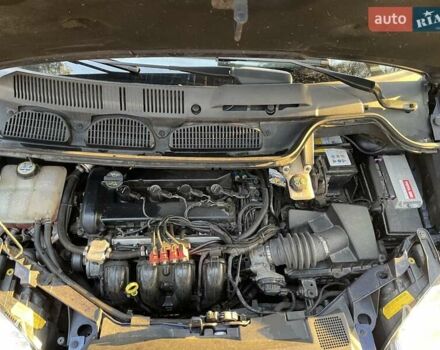 Синій Форд Focus C-Max, об'ємом двигуна 1.8 л та пробігом 333 тис. км за 4500 $, фото 11 на Automoto.ua