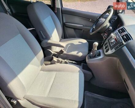 Синий Форд Focus C-Max, объемом двигателя 1.6 л и пробегом 223 тыс. км за 4800 $, фото 4 на Automoto.ua