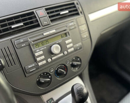 Форд Focus C-Max 2006 у Мукачеве на Automoto.ua Синій Форд Focus C-Max, об'ємом двигуна 1.8 л та пробігом 198 тис. км за 5200 $, фото 6 на Automoto.ua