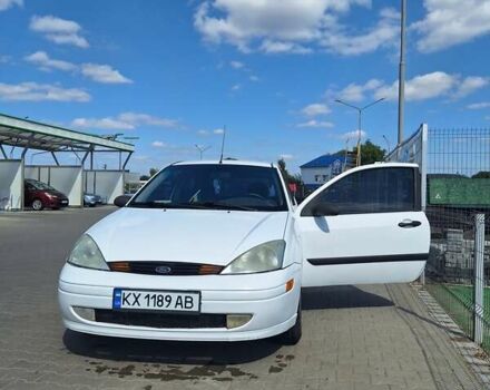Белый Форд Фокус, объемом двигателя 2 л и пробегом 325 тыс. км за 3000 $, фото 5 на Automoto.ua