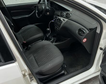 Белый Форд Фокус, объемом двигателя 1.8 л и пробегом 777 тыс. км за 1850 $, фото 6 на Automoto.ua