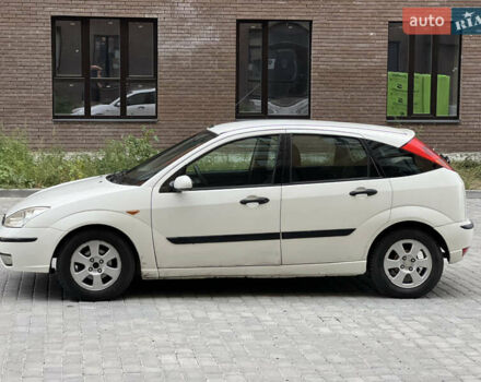 Белый Форд Фокус, объемом двигателя 1.8 л и пробегом 370 тыс. км за 1800 $, фото 1 на Automoto.ua