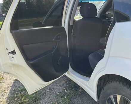 Білий Форд Фокус, об'ємом двигуна 1.4 л та пробігом 200 тис. км за 3500 $, фото 2 на Automoto.ua