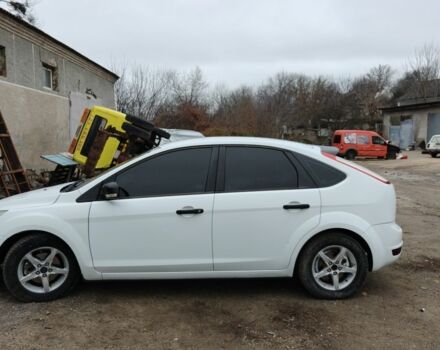 Белый Форд Фокус, объемом двигателя 1.4 л и пробегом 309 тыс. км за 4600 $, фото 3 на Automoto.ua