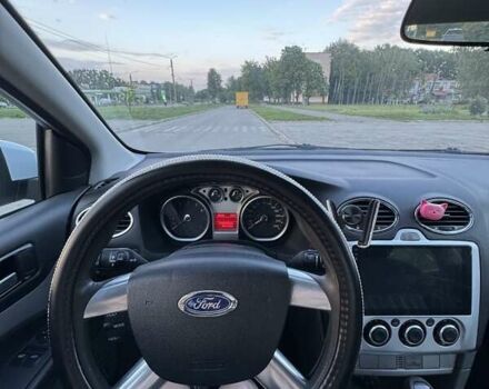 Білий Форд Фокус, об'ємом двигуна 1.6 л та пробігом 250 тис. км за 4500 $, фото 8 на Automoto.ua