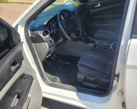 Белый Форд Фокус, объемом двигателя 1.8 л и пробегом 280 тыс. км за 4400 $, фото 6 на Automoto.ua