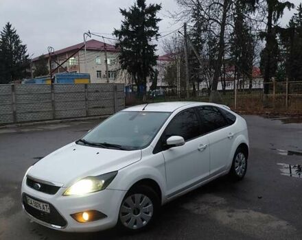 Белый Форд Фокус, объемом двигателя 1.8 л и пробегом 291 тыс. км за 3750 $, фото 1 на Automoto.ua
