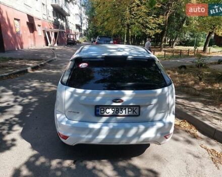 Білий Форд Фокус, об'ємом двигуна 1.8 л та пробігом 298 тис. км за 6000 $, фото 7 на Automoto.ua