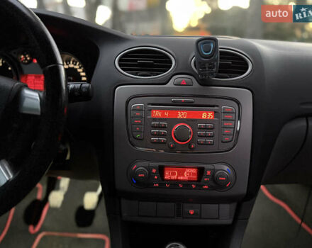 Белый Форд Фокус, объемом двигателя 1.56 л и пробегом 289 тыс. км за 4900 $, фото 16 на Automoto.ua