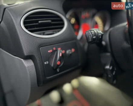 Белый Форд Фокус, объемом двигателя 1.56 л и пробегом 289 тыс. км за 4900 $, фото 19 на Automoto.ua