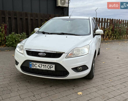 Белый Форд Фокус, объемом двигателя 1.56 л и пробегом 289 тыс. км за 4900 $, фото 2 на Automoto.ua