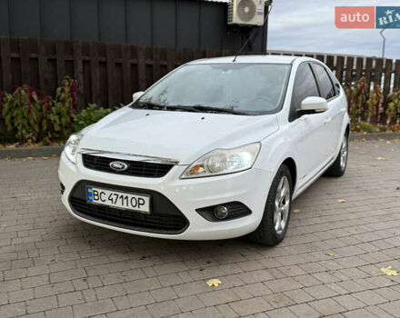 Белый Форд Фокус, объемом двигателя 1.56 л и пробегом 289 тыс. км за 4900 $, фото 1 на Automoto.ua