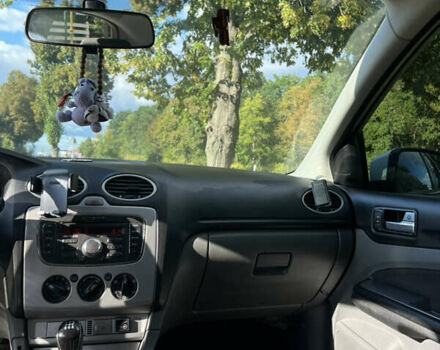 Білий Форд Фокус, об'ємом двигуна 1.6 л та пробігом 214 тис. км за 5500 $, фото 5 на Automoto.ua