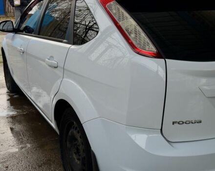 Белый Форд Фокус, объемом двигателя 1.6 л и пробегом 103 тыс. км за 7200 $, фото 3 на Automoto.ua