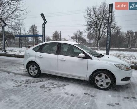 Белый Форд Фокус, объемом двигателя 1.6 л и пробегом 274 тыс. км за 4800 $, фото 3 на Automoto.ua