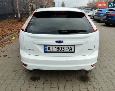 Белый Форд Фокус, объемом двигателя 1.39 л и пробегом 112 тыс. км за 5900 $, фото 6 на Automoto.ua