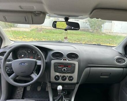 Белый Форд Фокус, объемом двигателя 1.39 л и пробегом 142 тыс. км за 5300 $, фото 17 на Automoto.ua