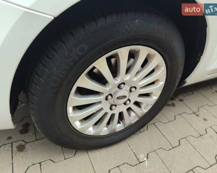 Белый Форд Фокус, объемом двигателя 1.39 л и пробегом 112 тыс. км за 5900 $, фото 9 на Automoto.ua