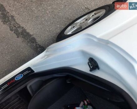 Белый Форд Фокус, объемом двигателя 1.6 л и пробегом 320 тыс. км за 5200 $, фото 6 на Automoto.ua