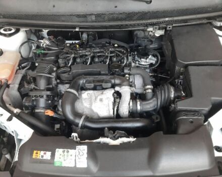 Белый Форд Фокус, объемом двигателя 1.6 л и пробегом 320 тыс. км за 5200 $, фото 3 на Automoto.ua