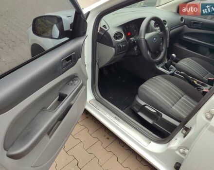 Белый Форд Фокус, объемом двигателя 1.39 л и пробегом 112 тыс. км за 5900 $, фото 10 на Automoto.ua