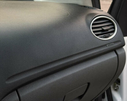 Белый Форд Фокус, объемом двигателя 1.6 л и пробегом 253 тыс. км за 5500 $, фото 20 на Automoto.ua