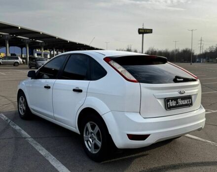 Белый Форд Фокус, объемом двигателя 0 л и пробегом 324 тыс. км за 5200 $, фото 4 на Automoto.ua