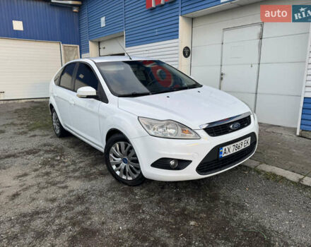 Білий Форд Фокус, об'ємом двигуна 1.6 л та пробігом 210 тис. км за 5800 $, фото 1 на Automoto.ua