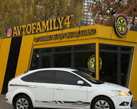 Белый Форд Фокус, объемом двигателя 1.6 л и пробегом 253 тыс. км за 5500 $, фото 6 на Automoto.ua