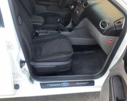 Белый Форд Фокус, объемом двигателя 1.6 л и пробегом 320 тыс. км за 5200 $, фото 2 на Automoto.ua