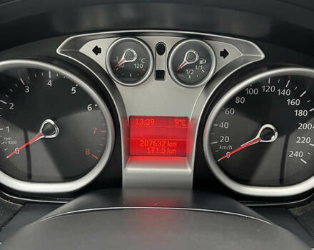 Білий Форд Фокус, об'ємом двигуна 1.6 л та пробігом 207 тис. км за 5000 $, фото 7 на Automoto.ua