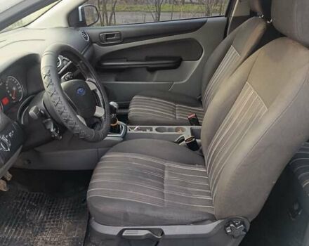 Белый Форд Фокус, объемом двигателя 1.4 л и пробегом 216 тыс. км за 3800 $, фото 4 на Automoto.ua