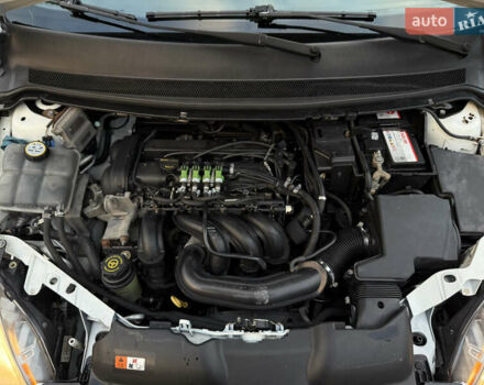 Белый Форд Фокус, объемом двигателя 1.6 л и пробегом 253 тыс. км за 5500 $, фото 21 на Automoto.ua