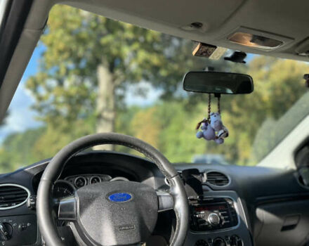 Білий Форд Фокус, об'ємом двигуна 1.6 л та пробігом 214 тис. км за 5500 $, фото 4 на Automoto.ua