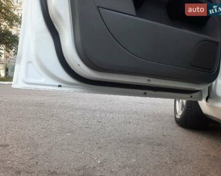 Белый Форд Фокус, объемом двигателя 1.6 л и пробегом 320 тыс. км за 5200 $, фото 4 на Automoto.ua